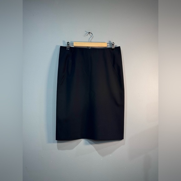 Theory Dresses & Skirts - Black Theory Wool Blend Basic Skirt Size 10 EUC